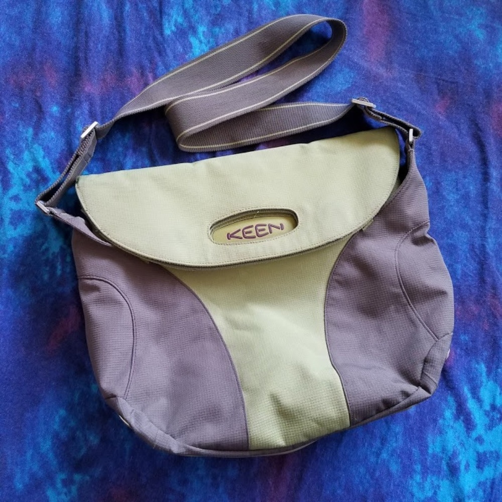 Keen Messenger Bag Magnetic Closure, Green Gray